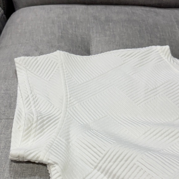 Textured Top & Short Set - Picture 4 of 7